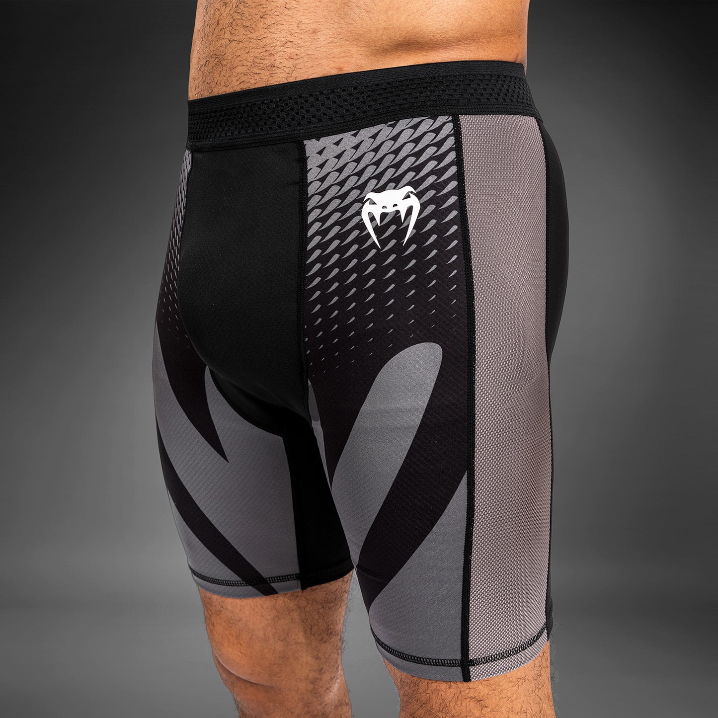 Мужские шорты Venum Attack Vale Tudo Short - черный