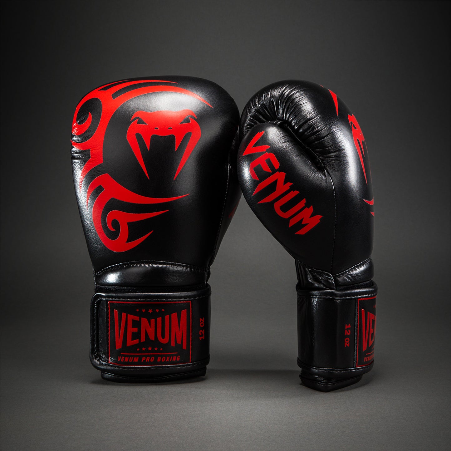 Боксерские перчатки Venum Giant 2.0 Mike Tyson Pro – Чёрный/Красный