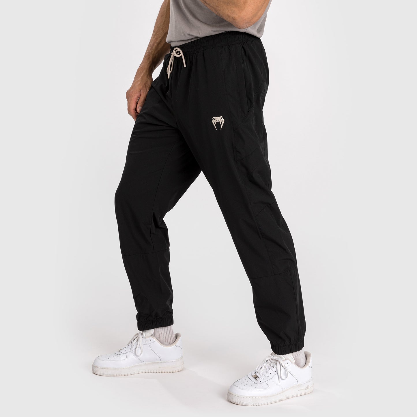 Штаны Venum Attack 90 Tracksuit Pants - черный/белый