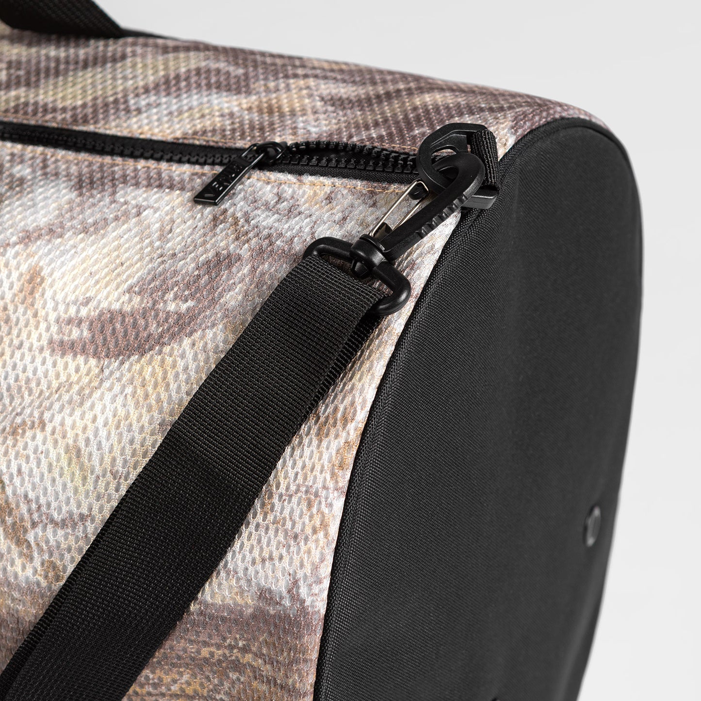 Venum Laser XT Realtree ダッフルバッグ - デザートカモ