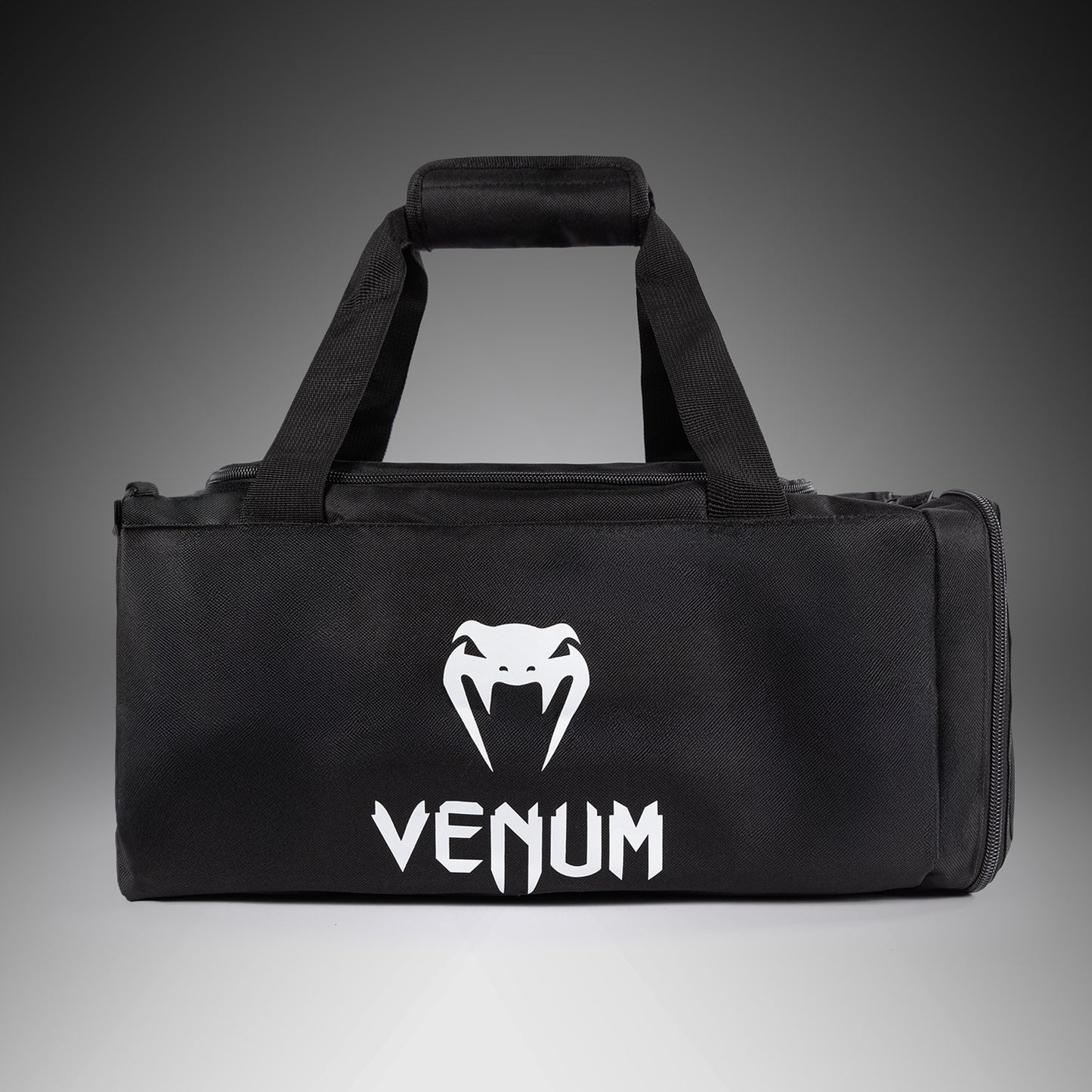 Спортивная сумка Venum Essential (61L) - черная
