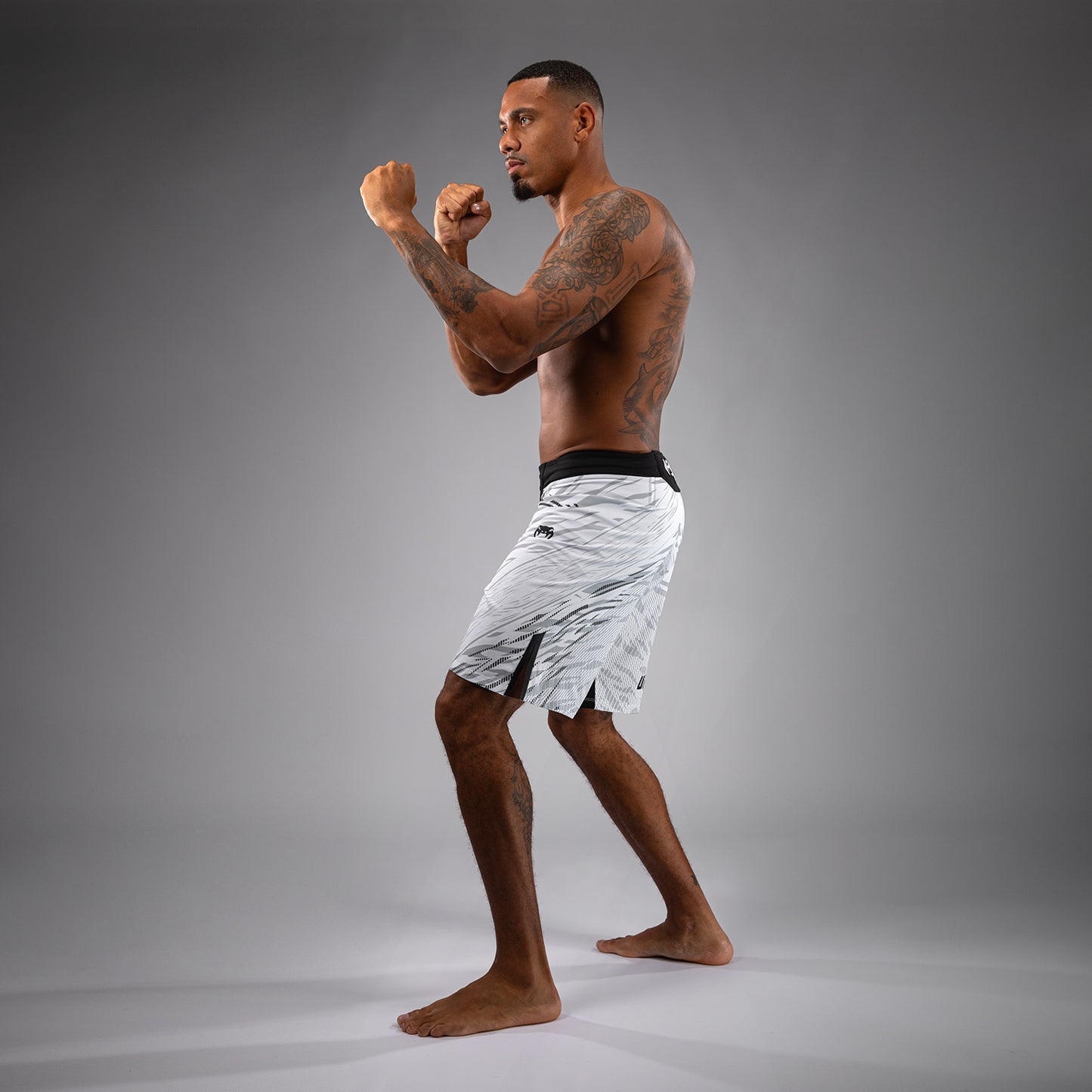 Шорты UFC Fusion by Venum Authentic Fight Night для мужчин - Длинный крой - White