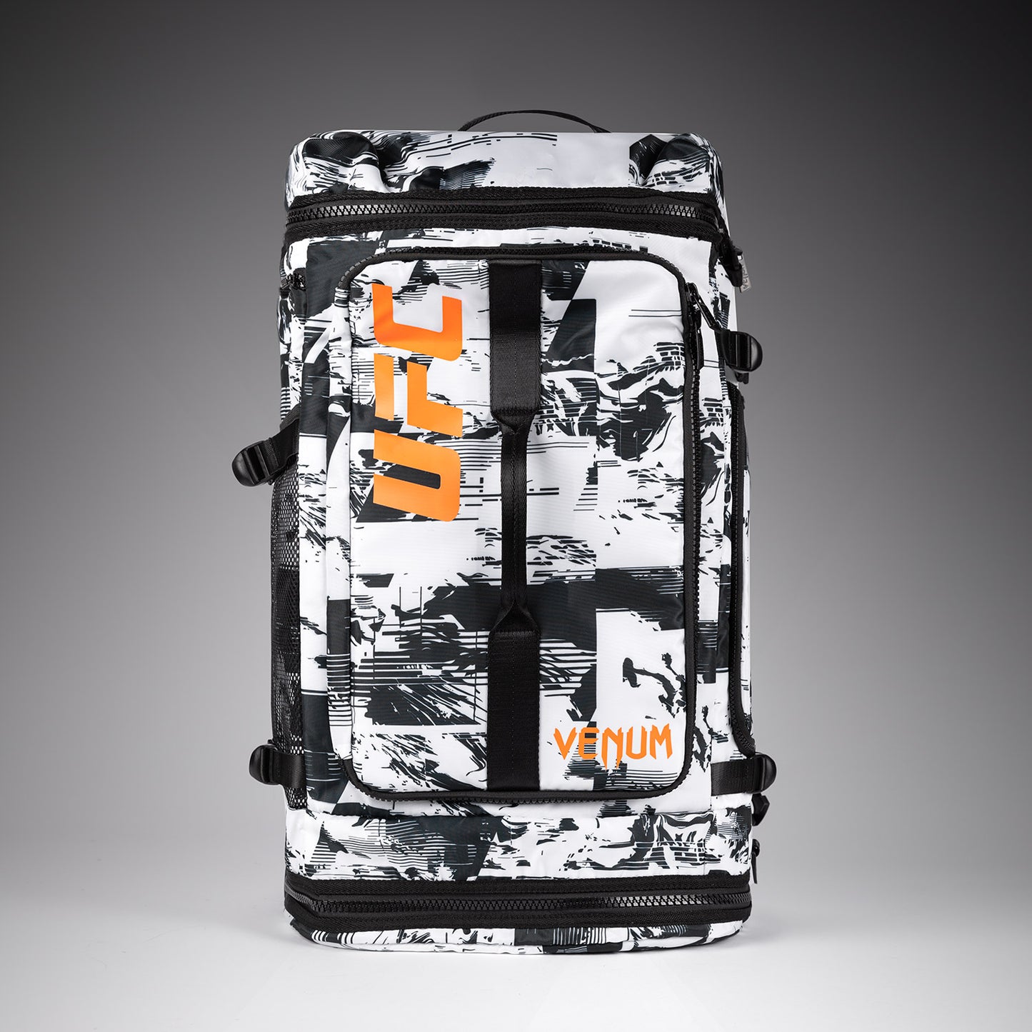 Спортивная сумка UFC Zenith by Venum Authentic Fight Week — белая