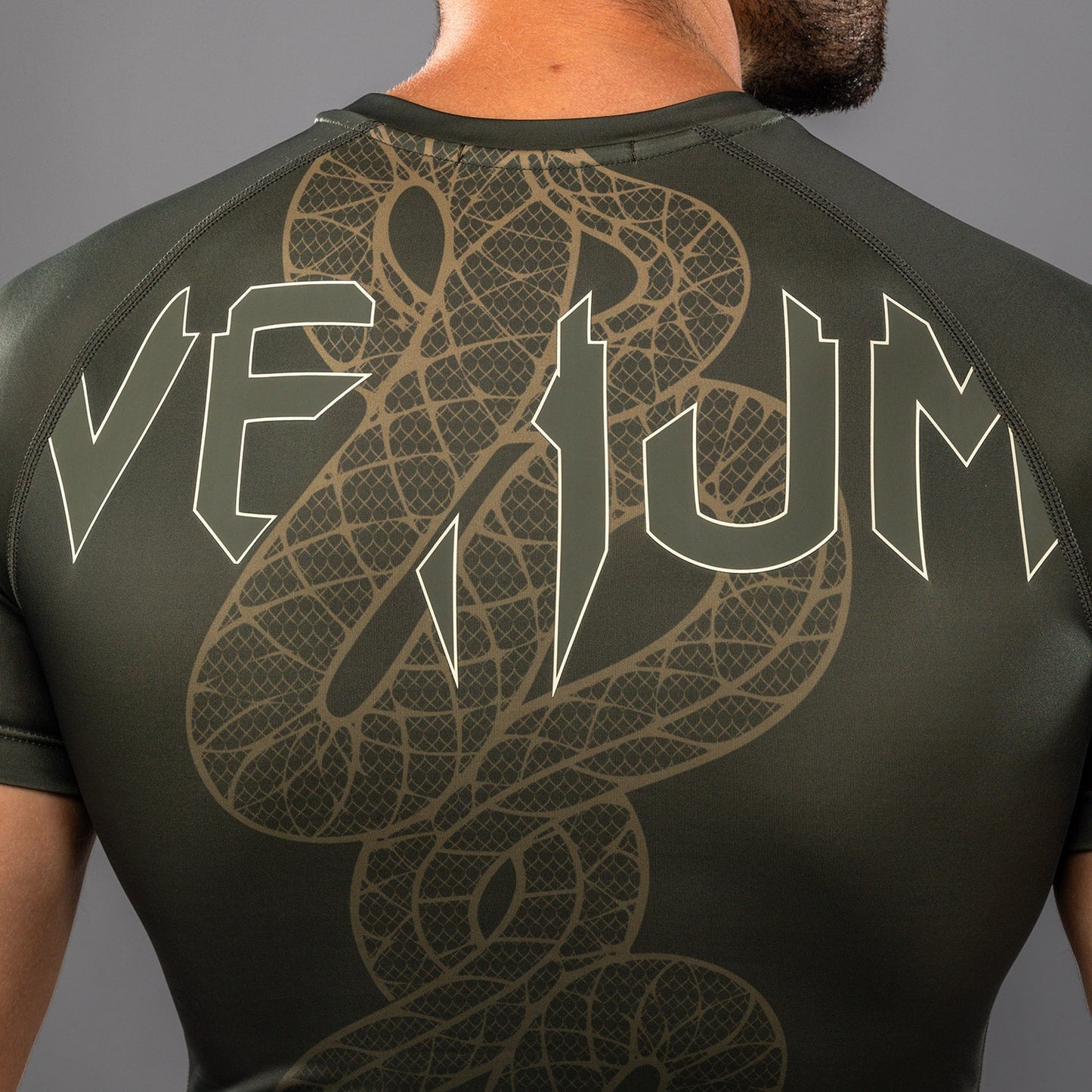 Рашгард с коротким рукавом Venum Serpenti – Хаки/Бронзовый/Слоновая кость
