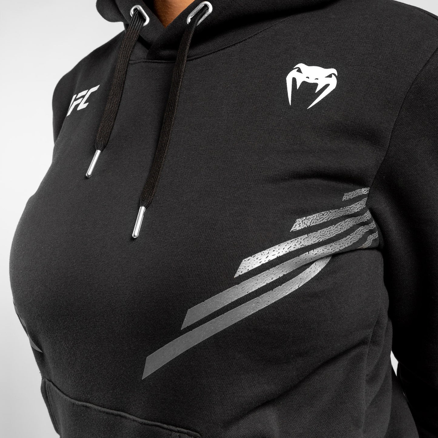 ЖЕНСКАЯ ТОЛСТОВКА UFC VENUM REPLICA - Чёрный