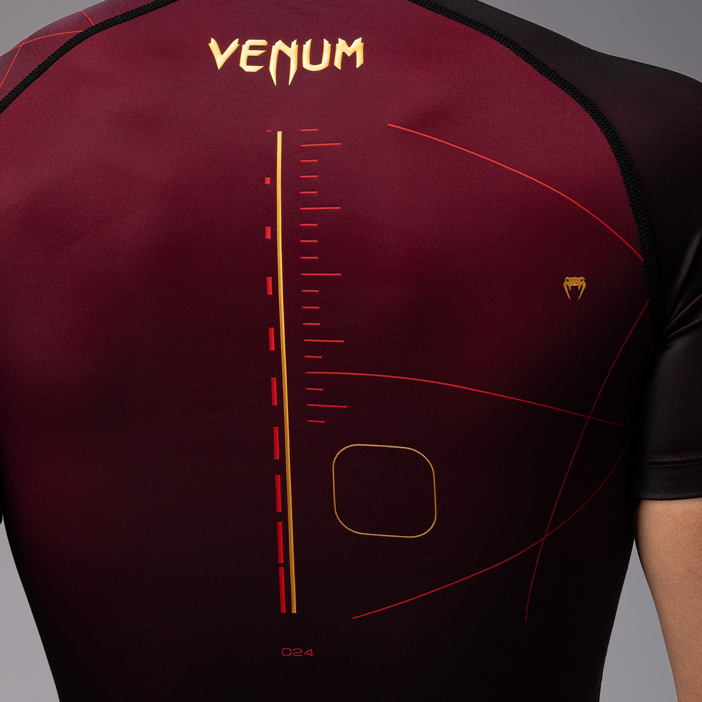 Venum Tactical XT Мужской рашгард с коротким рукавом - черный/бордовый/золотой