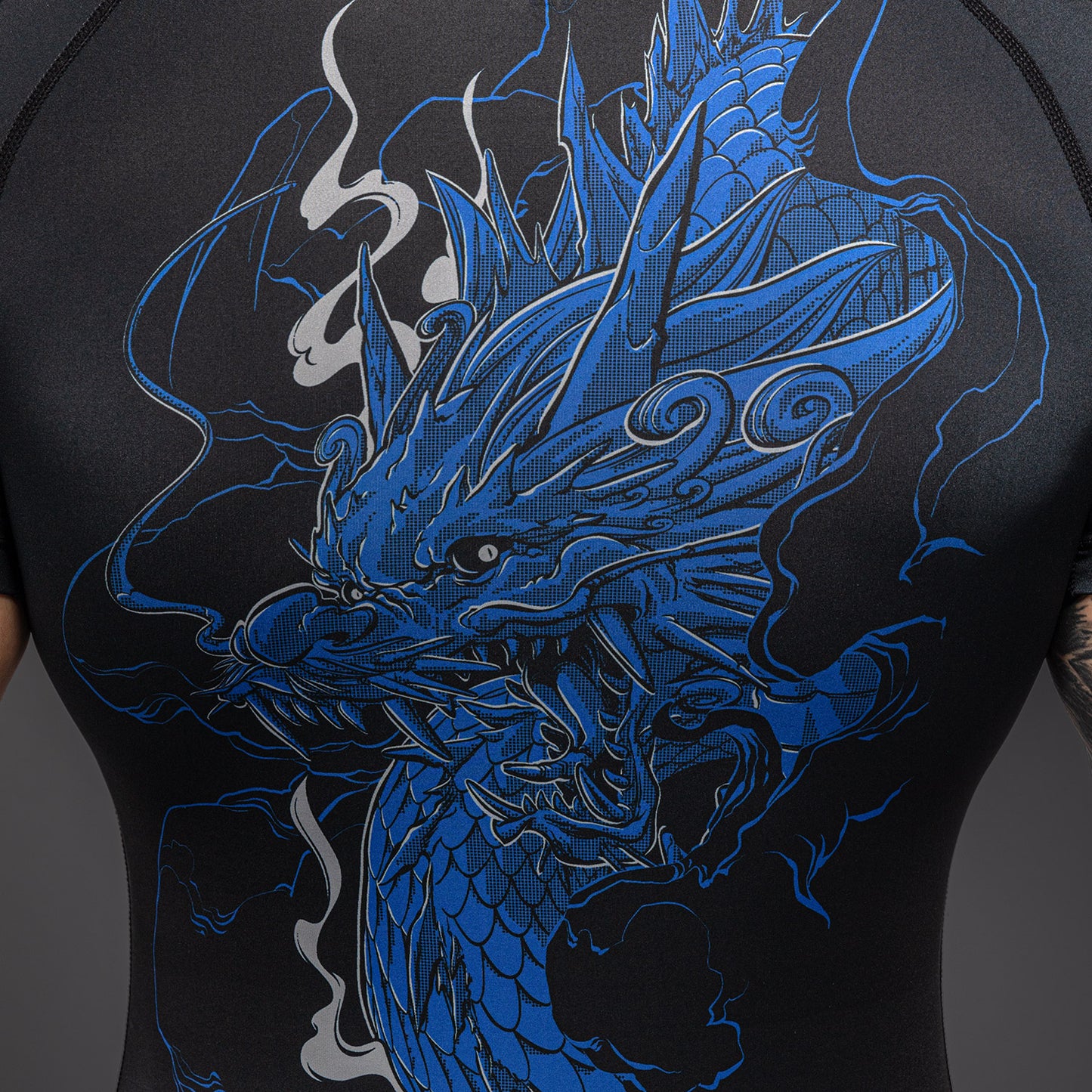 Рашгард с коротким рукавом Venum Thunder Dragon – Чёрный/Королевский синий