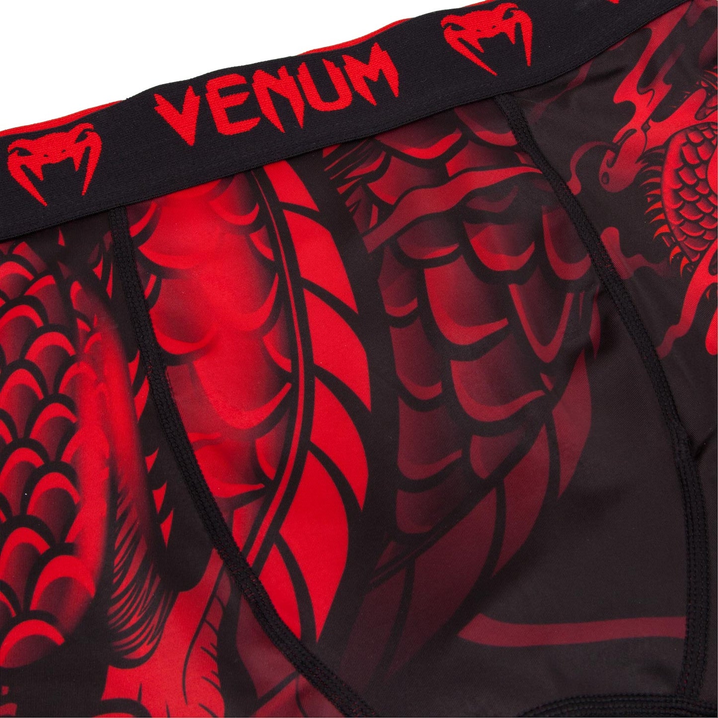 Компрессионные шорты Venum Dragon's Flight - Черный/Красный