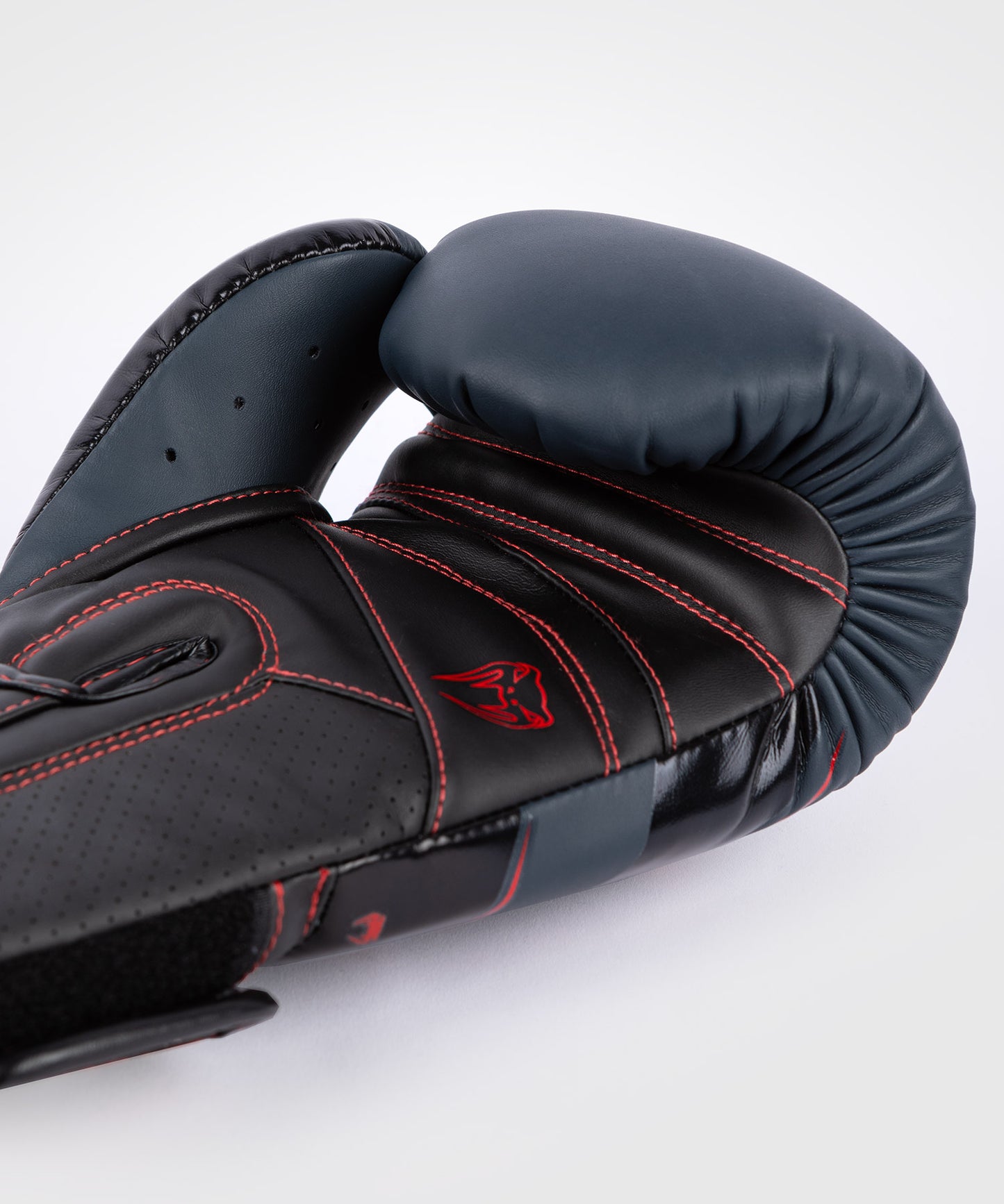 Боксерские перчатки Venum Elite Evo - Синий Черный Красный