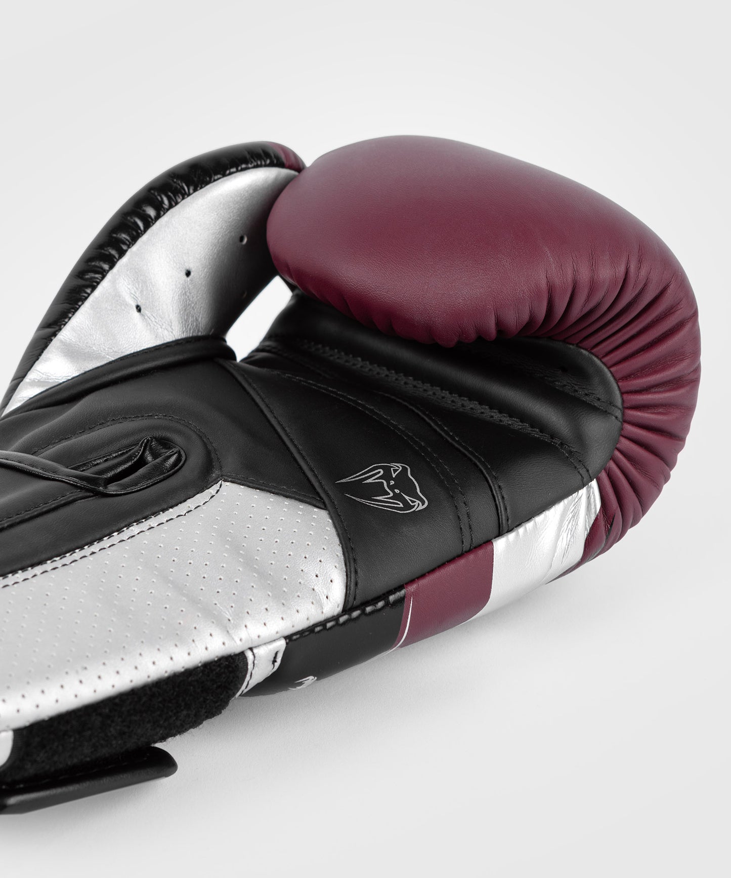Venum Elite Evo Боксерские перчатки - бордовый/серебристый