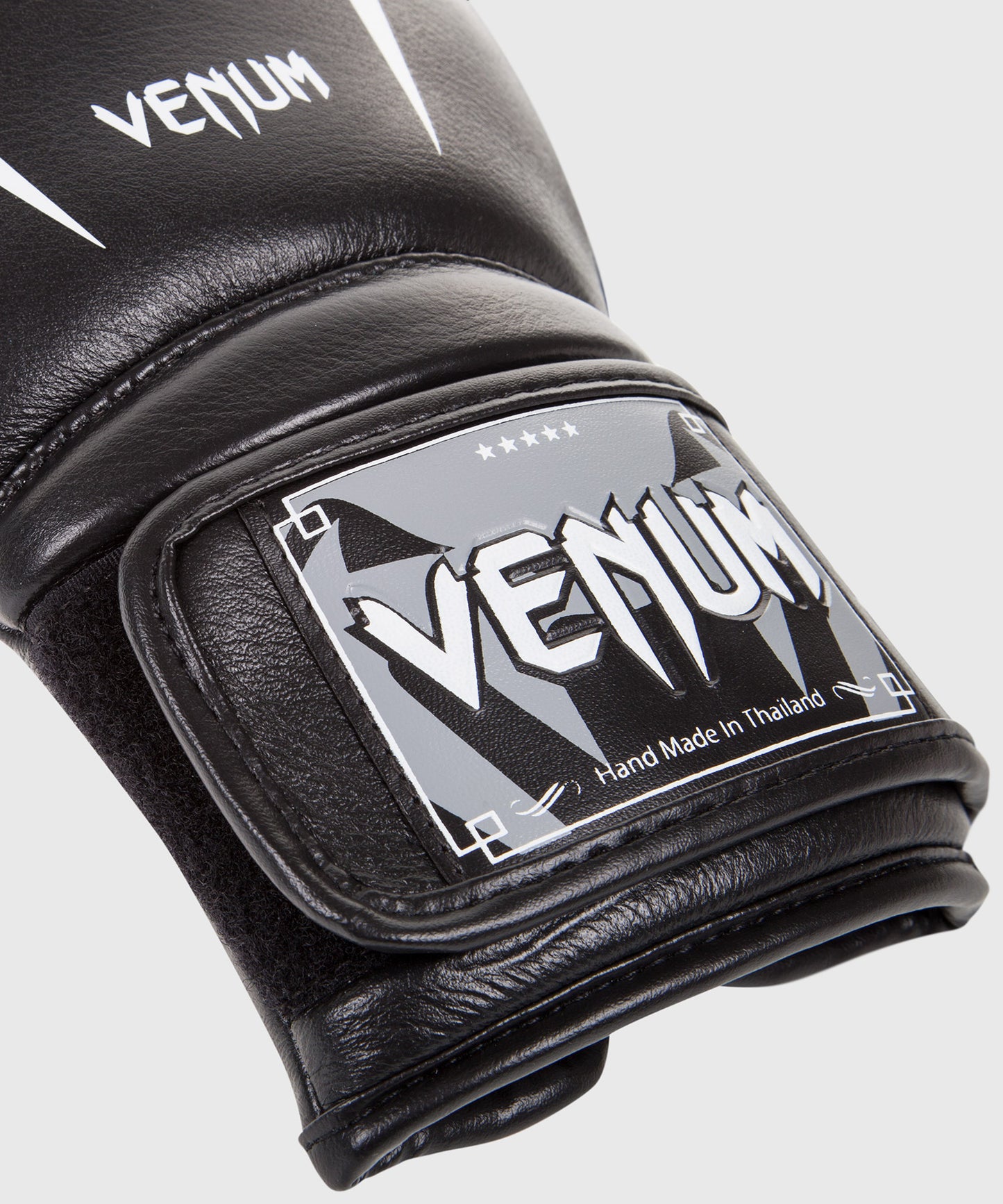 БОКСЕРСКИЕ ПЕРЧАТКИ VENUM GIANT 3.0 - Черный