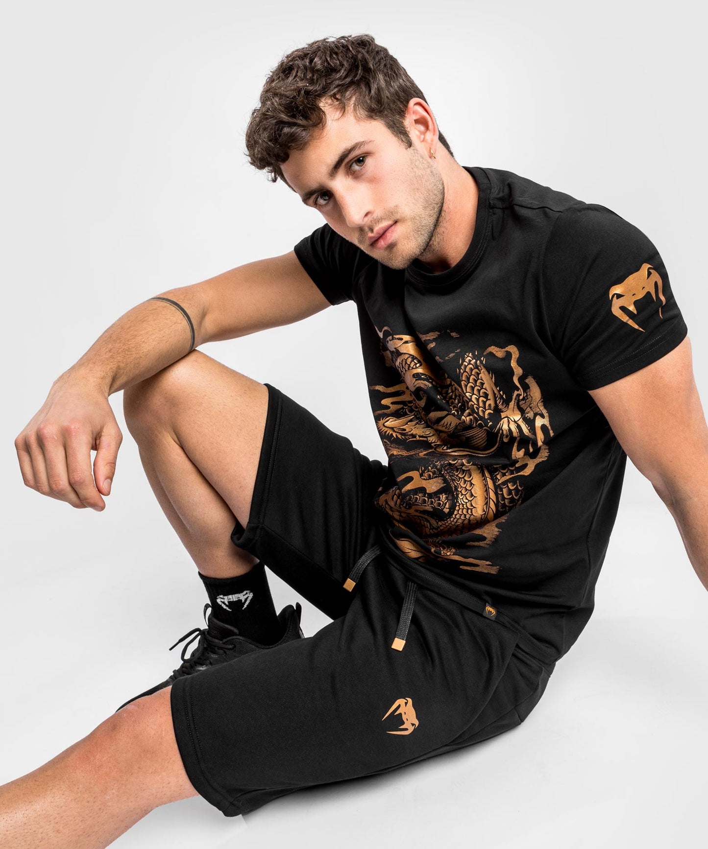 Футболка Venum Dragon's Flight T-Shirt - черный/бронзовый