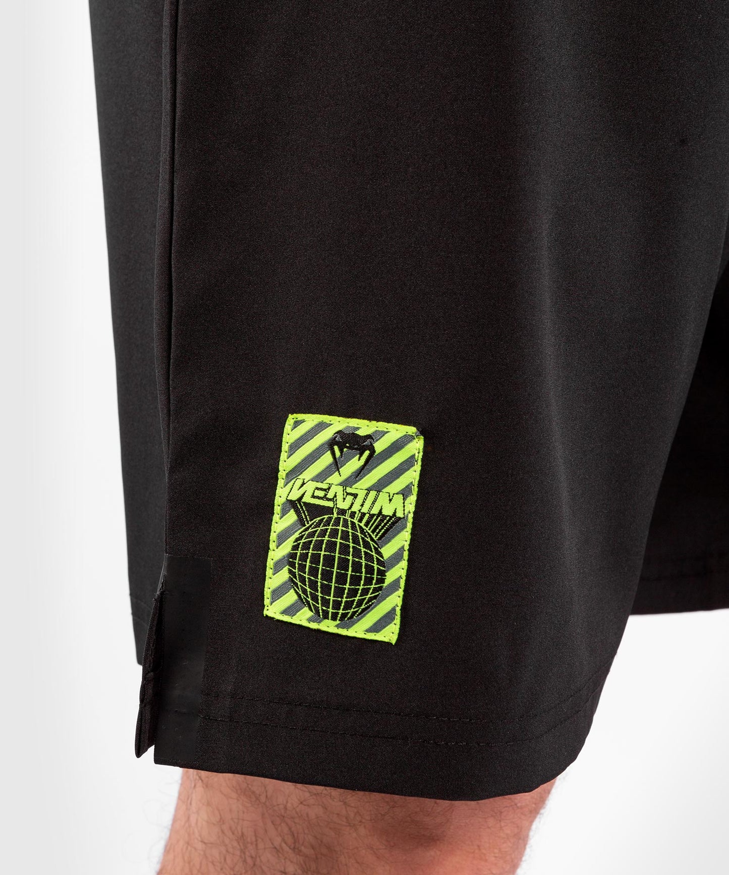 Спортивные шорты Venum Stripes - Чёрный