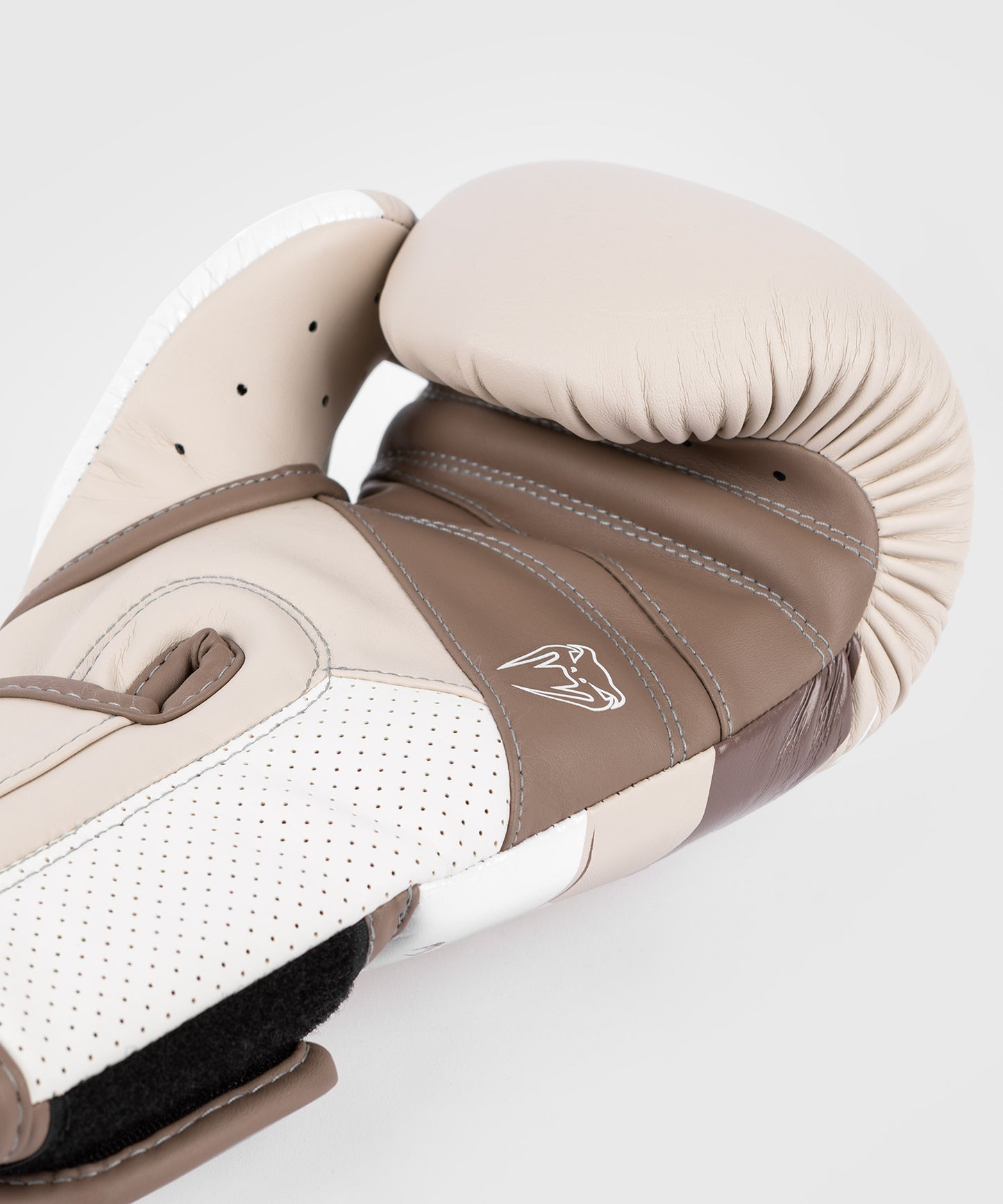 Боксерские перчатки Venum Elite Evo - песок