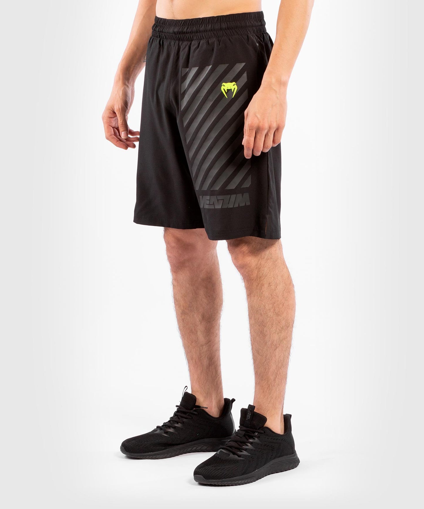 Спортивные шорты Venum Stripes - Чёрный