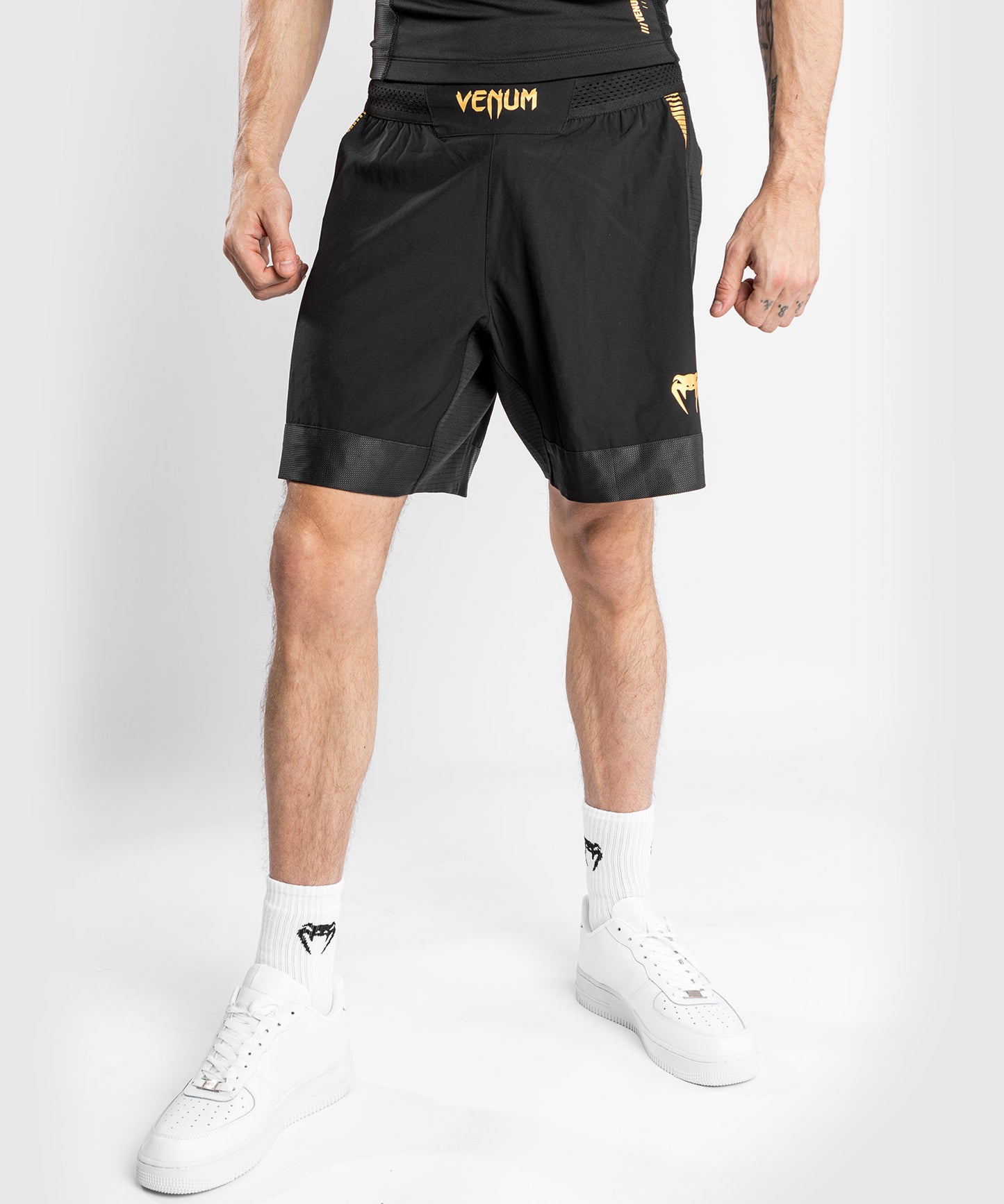 Venum Tempest 2.0 Fightshorts  - Черный / Золотой