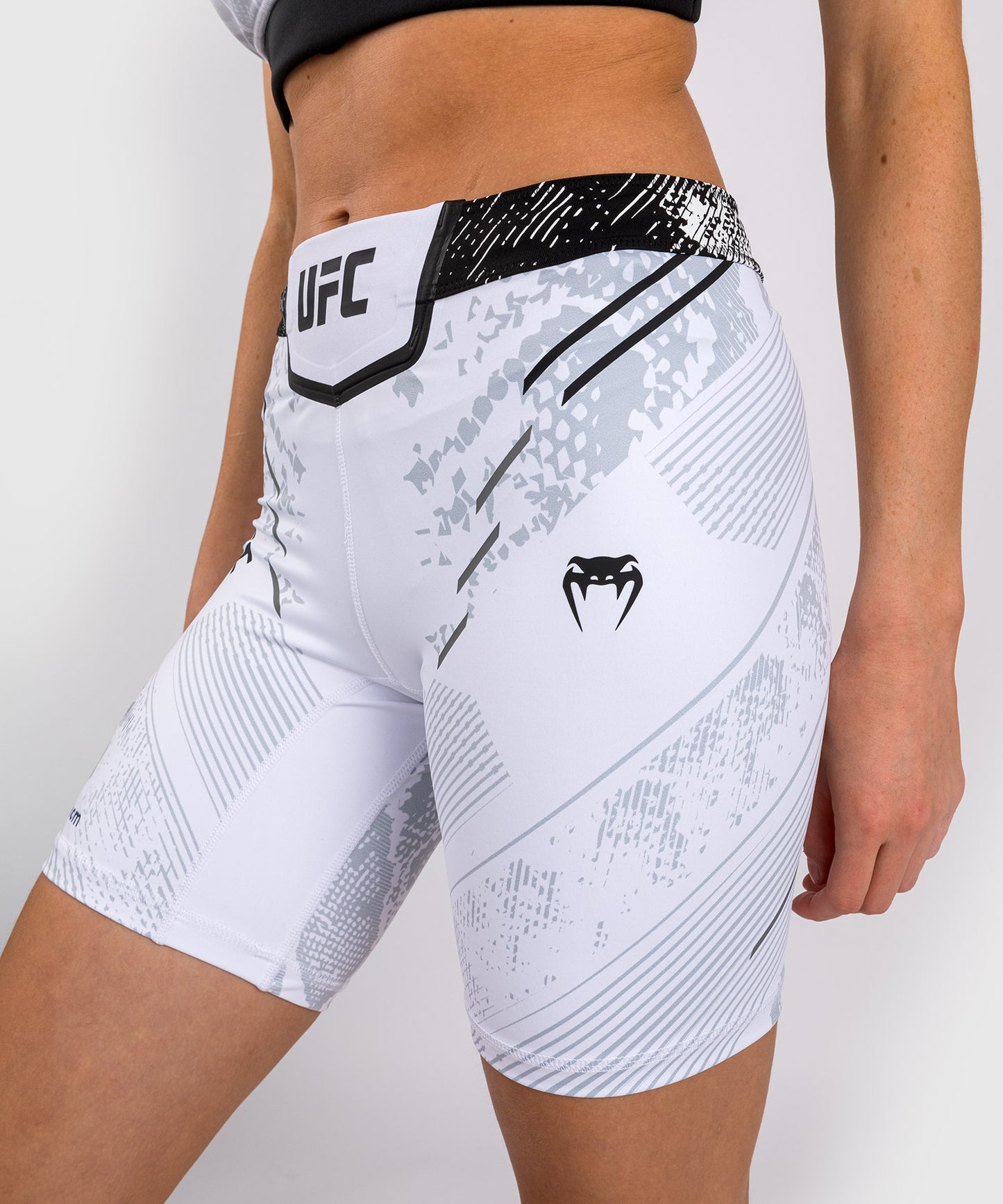 UFC Adrenaline by Venum Authentic Fight Night Женские шорты Vale Tudo Short - Long Fit - White