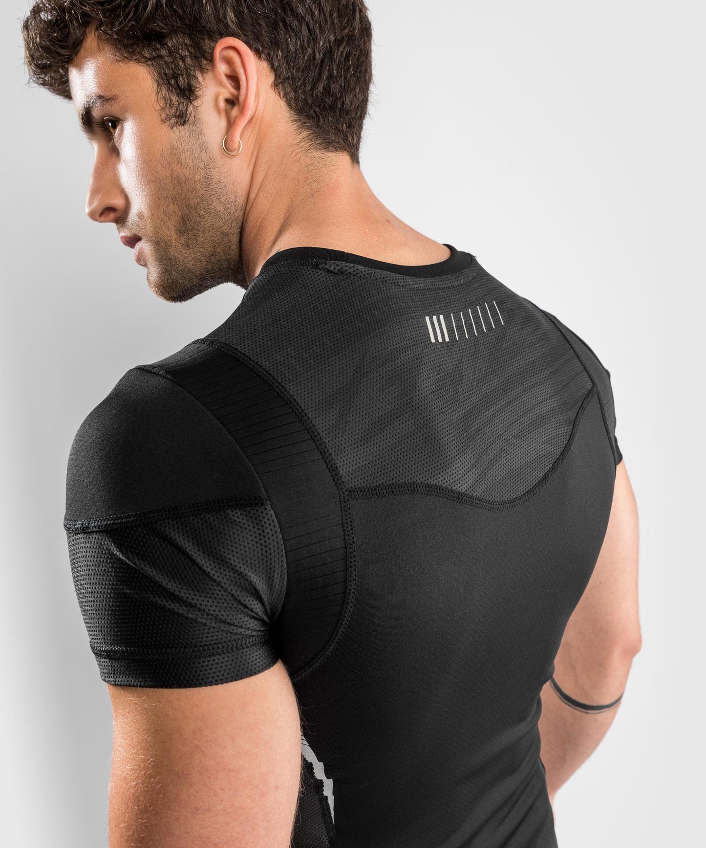 Компрессионная футболка Venum Tempest 2.0 (короткий рукав) - Черный / Серый