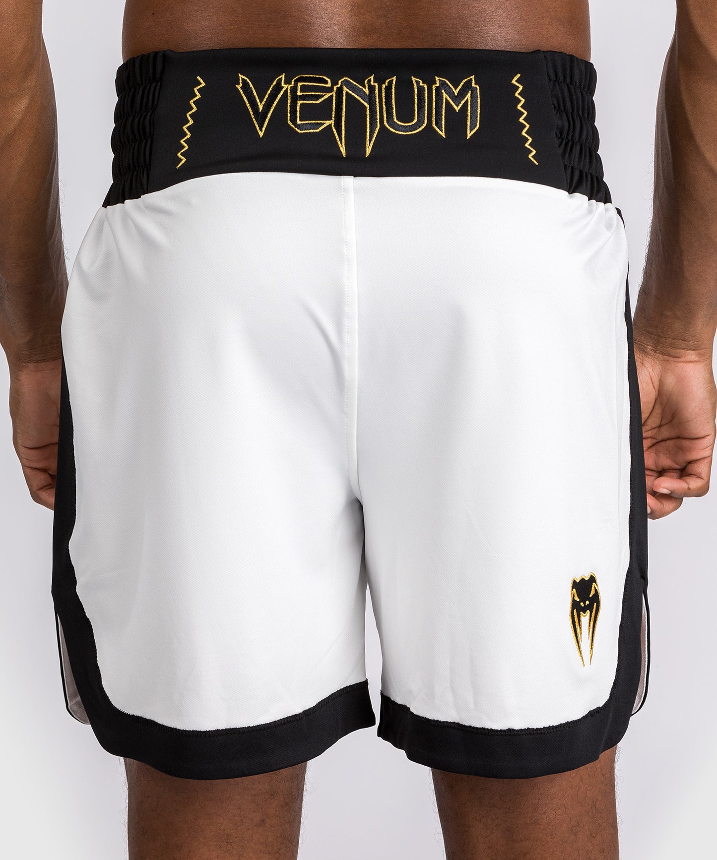 Venum Classic Боксерские шорты - белый/черный
