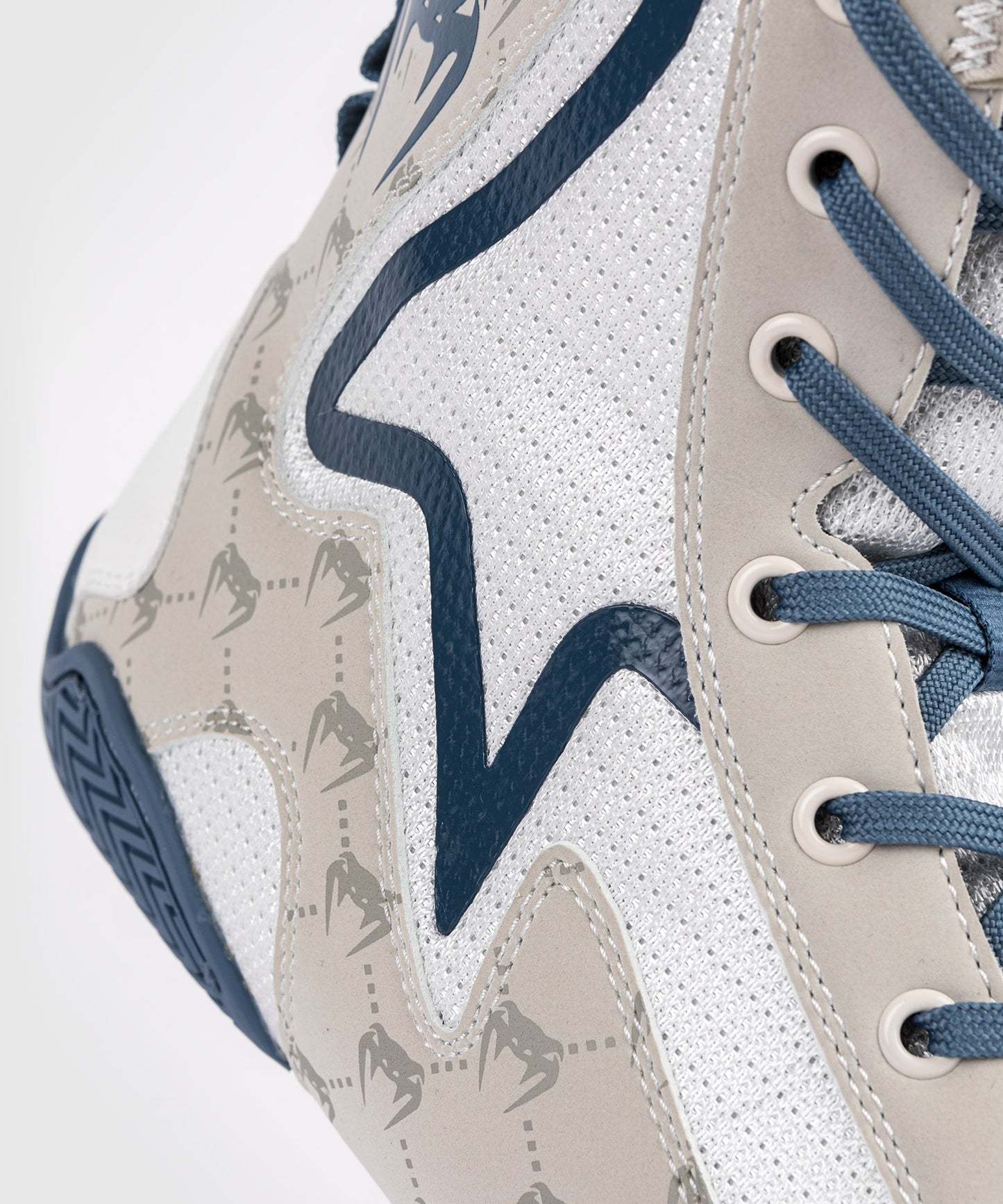 БОКСЕРКИ Venum Elite Monogram – БЕЛЫЙ/СИНИЙ