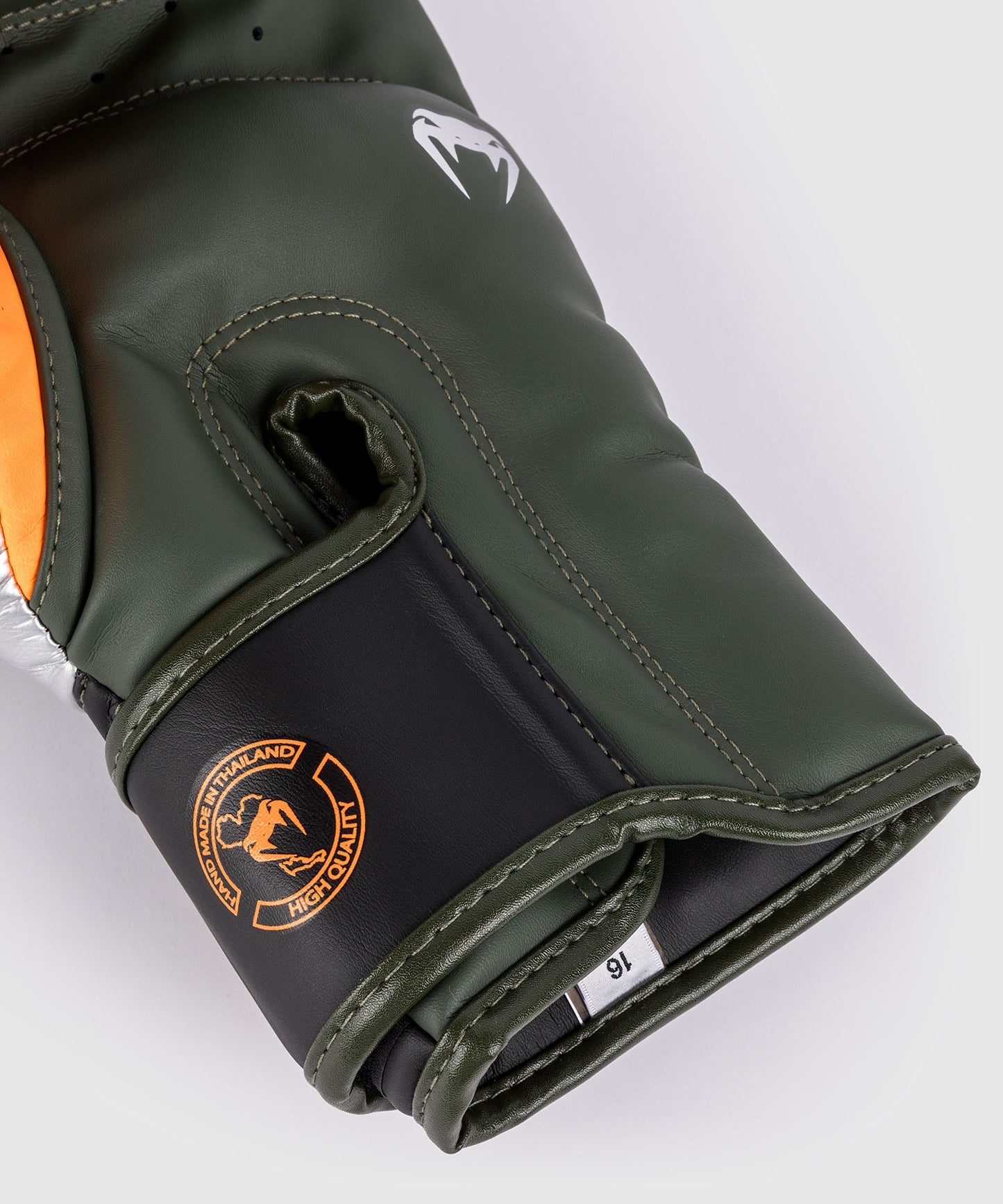 Боксерские перчатки Venum Elite- черный/серебро/каки