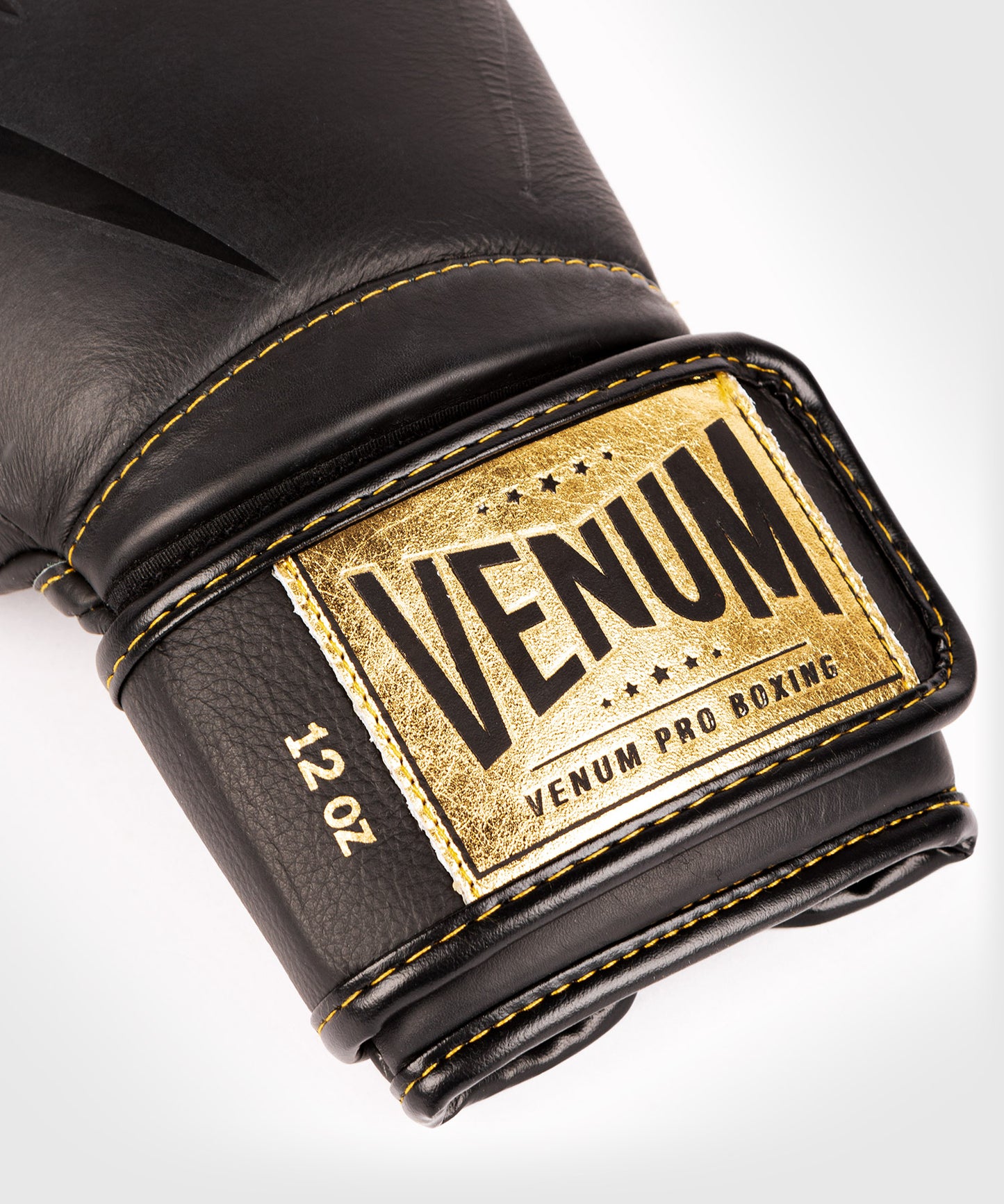 Venum Giant 2.0 Pro Боксерские перчатки на липучке - черный/черно-золотой