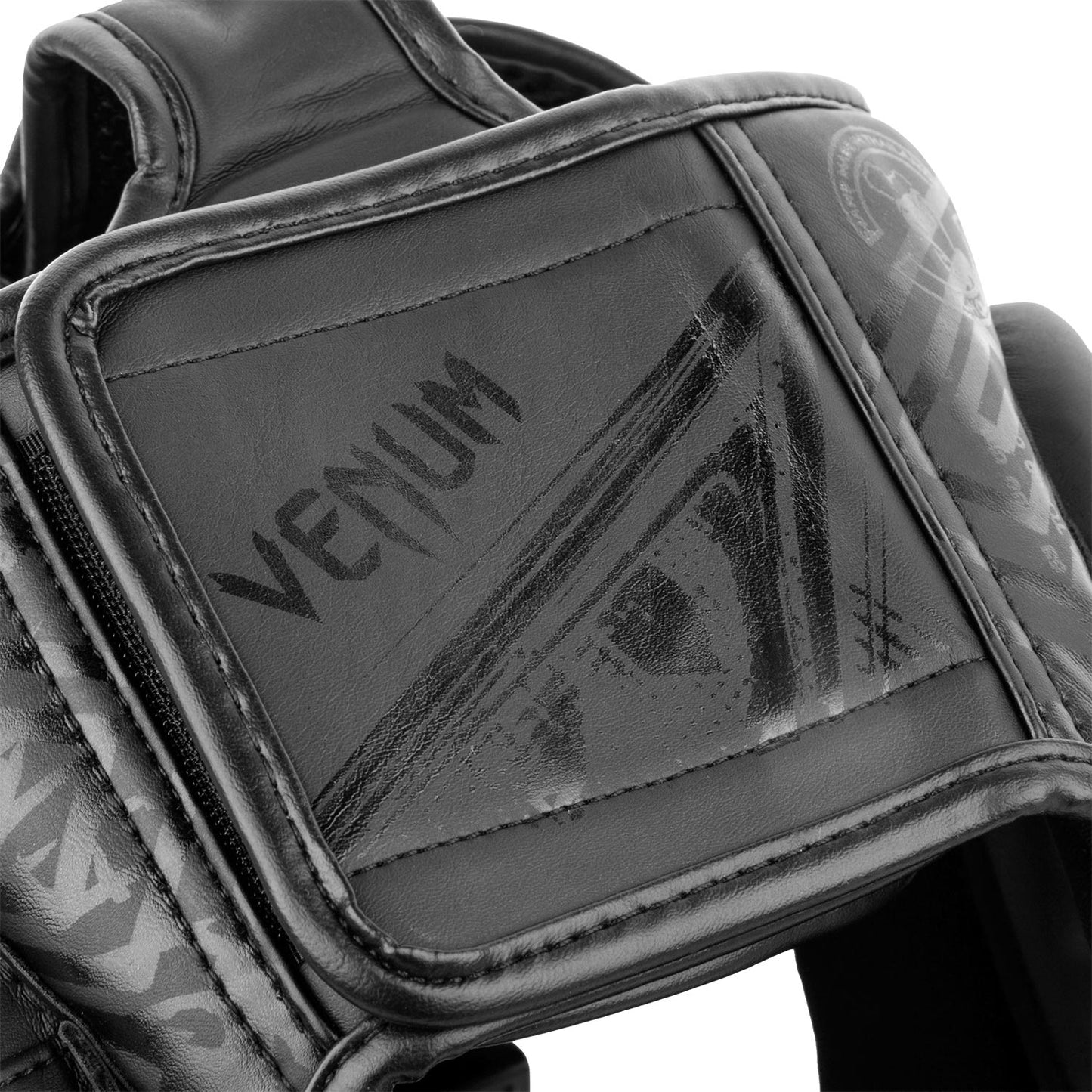 ШЛЕМ VENUM GLADIATOR 3.0 - ЧЕРНЫЙ/ЧЕРНЫЙ