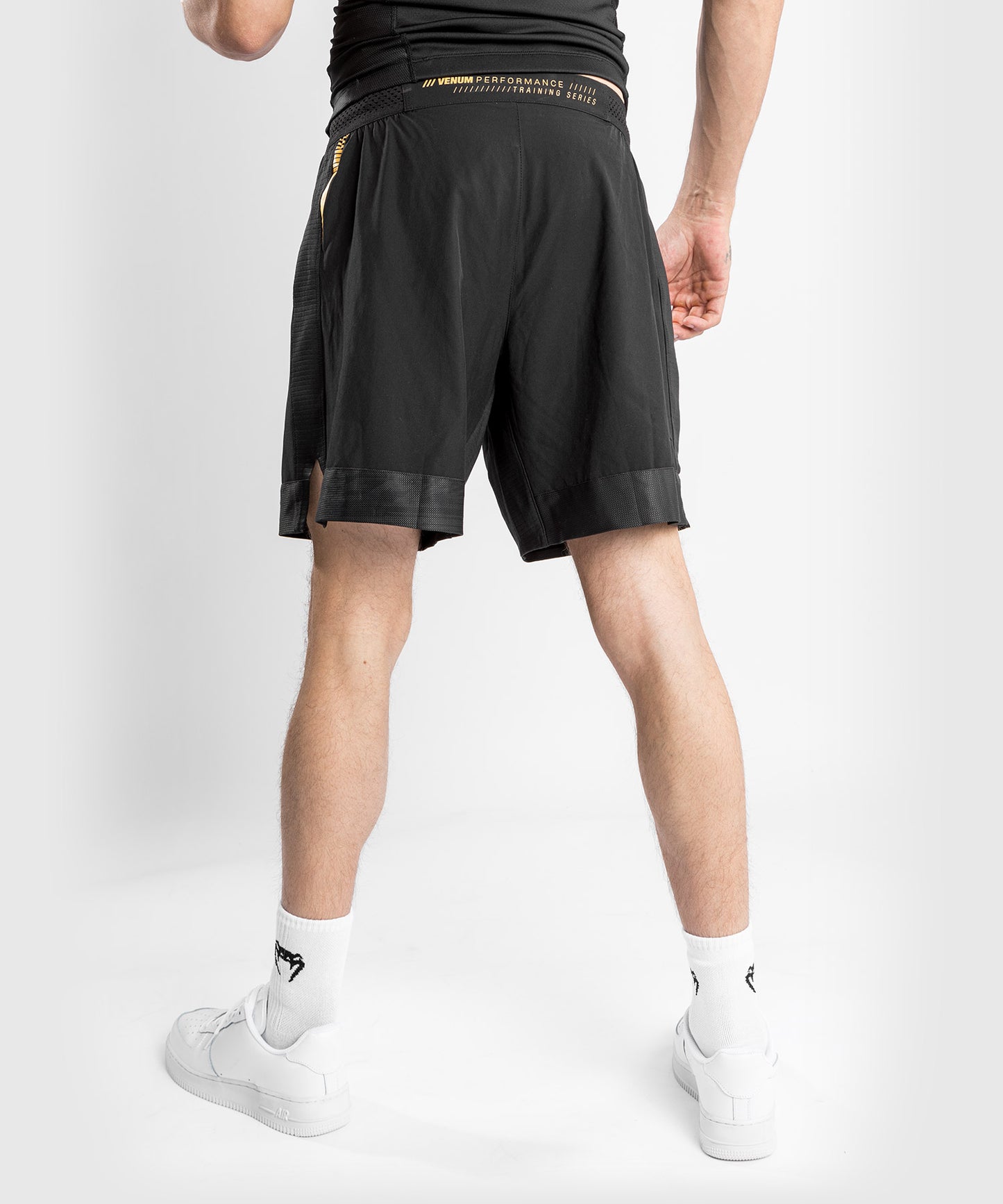 Venum Tempest 2.0 Fightshorts  - Черный / Золотой