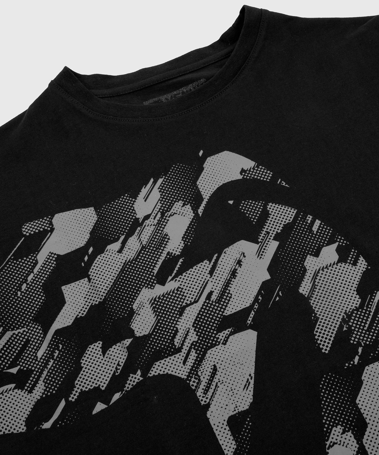 ФУТБОЛКА VENUM GIANT CAMO 2.0 - ЧЕРНЫЙ/КАМУФЛЯЖ