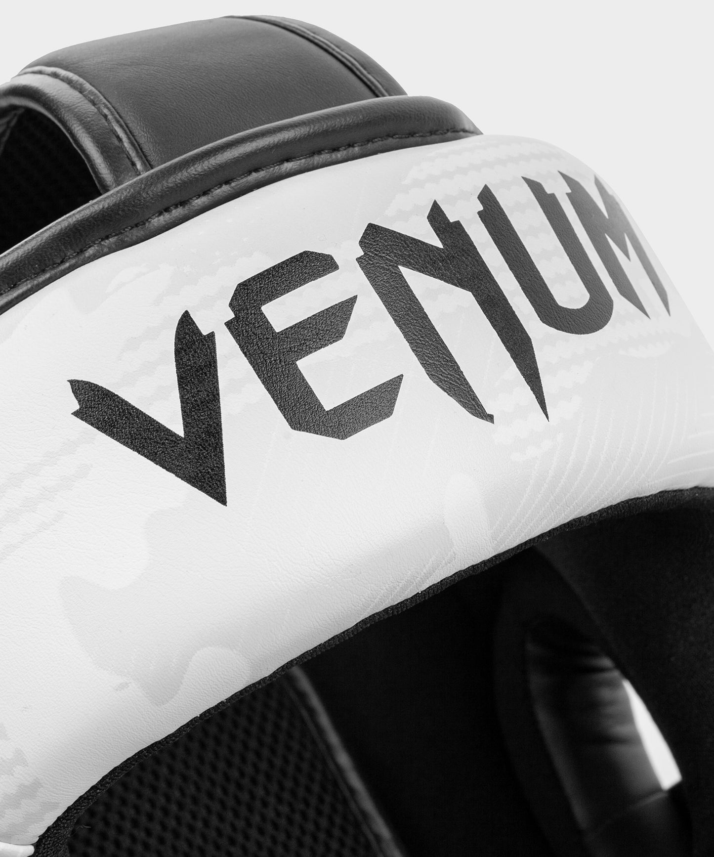 Боксерский шлем Venum Elite