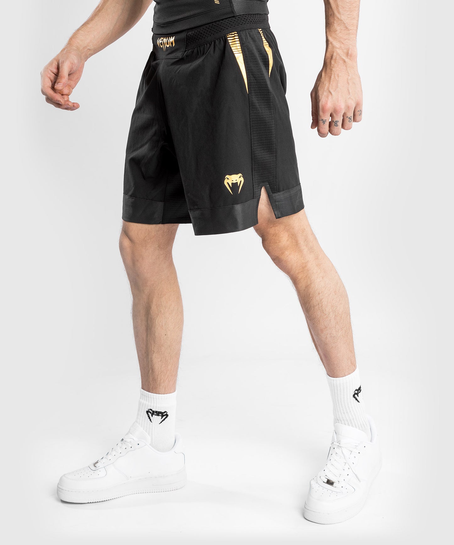 Venum Tempest 2.0 Fightshorts  - Черный / Золотой