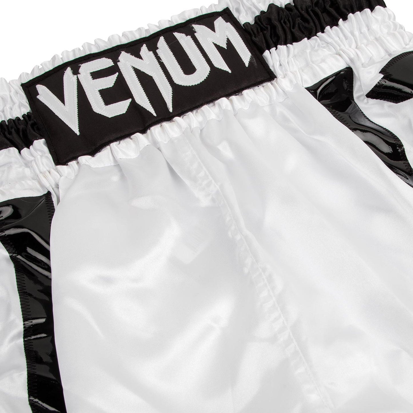 БОКСЕРСКИЕ ШОРТЫ VENUM ELITE - Белый/Черный