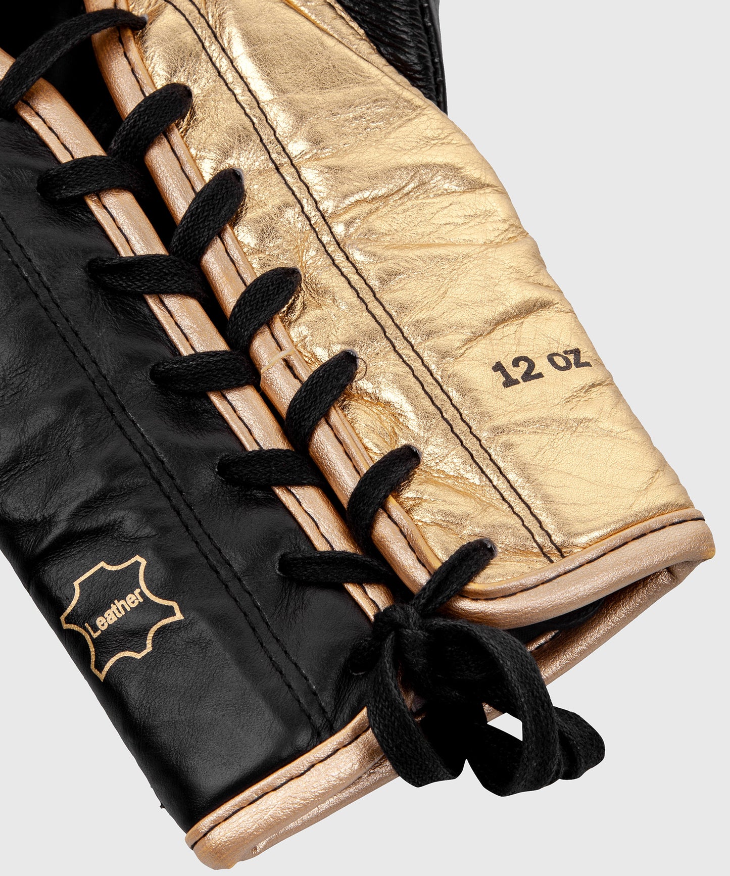 Боксерские перчатки Venum Shield pro со шнурками - черный/золотой